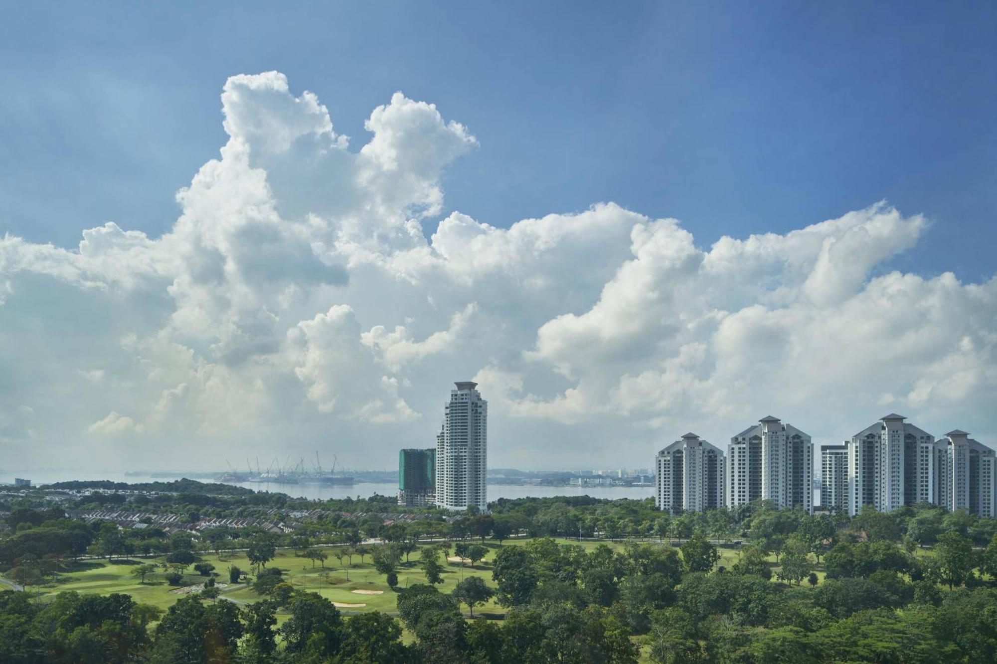 Renaissance Johor Bahru Hotel Exterior foto